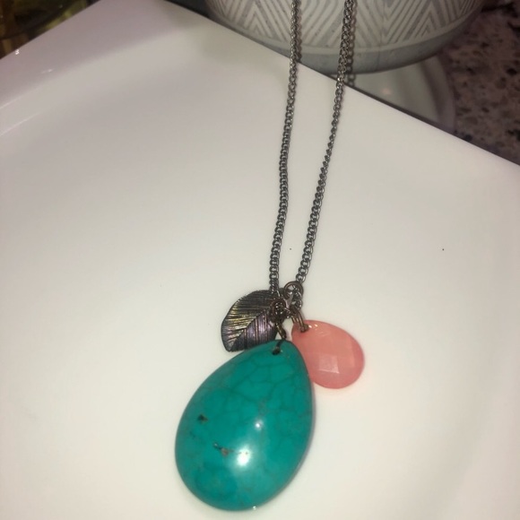 Bundle of 4 Necklaces! - Picture 8 of 9